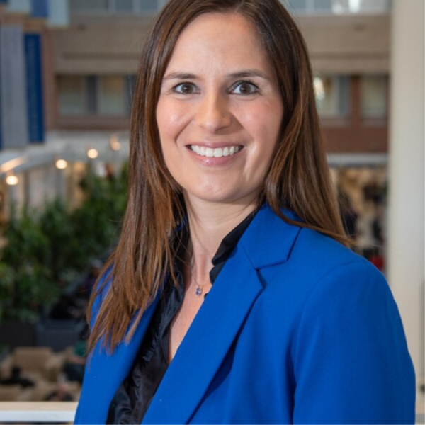 Dr. Yasmine Hoydonckx